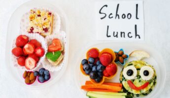 10 Creative School Lunch Box Ideas That Will Make Your Kids Excited to Eat! 11 Fresh school lunch with colorful fruits, vegetables, and fun food shapes, promoting healthy eating habits for kids. Perfect for parents looking for nutritious meal ideas for children.